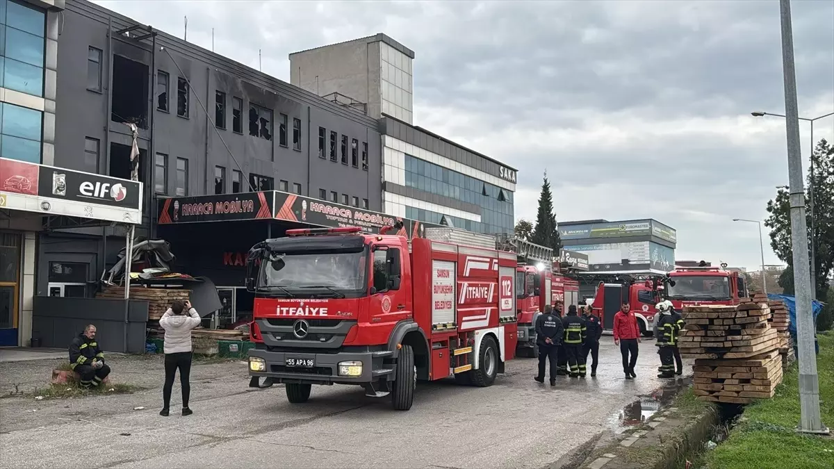 Samsun’da Mobilya İmalathanesinde Yangın