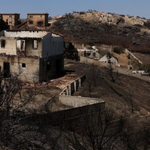 atinadaki orman yangini kontrol altinda GrYRDaiK