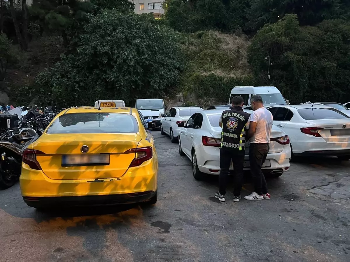 ambulans cikisini kapatip alisveris yapan taksici cezalandirildi X5JMAd6S