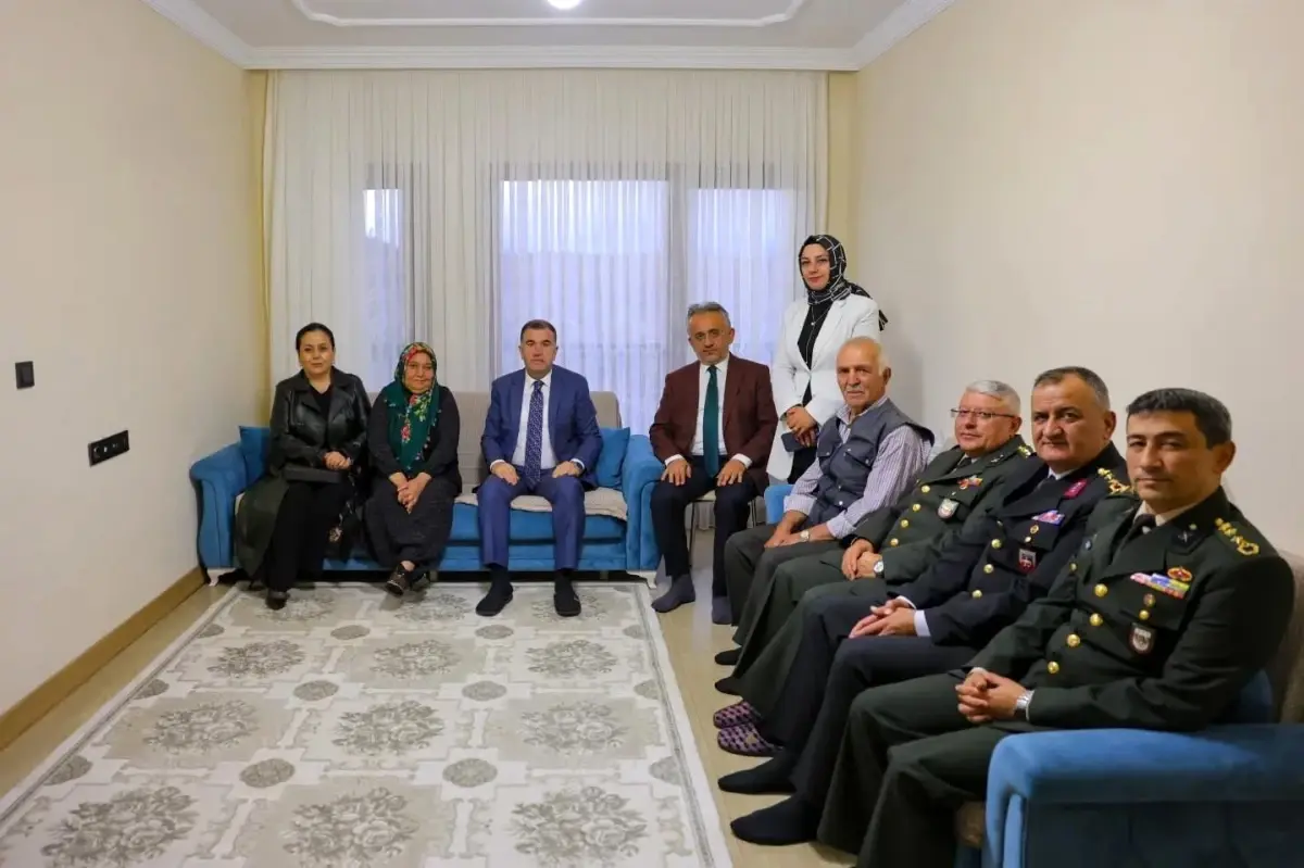 bayburt valisi eldivandan gaziler gunu ziyareti JrLn5wGj