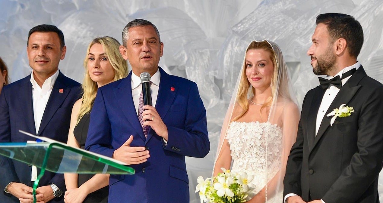 chp lideri ozgur ozel gokan zeybekin oglunun dugunune katildi OJeIkh2k