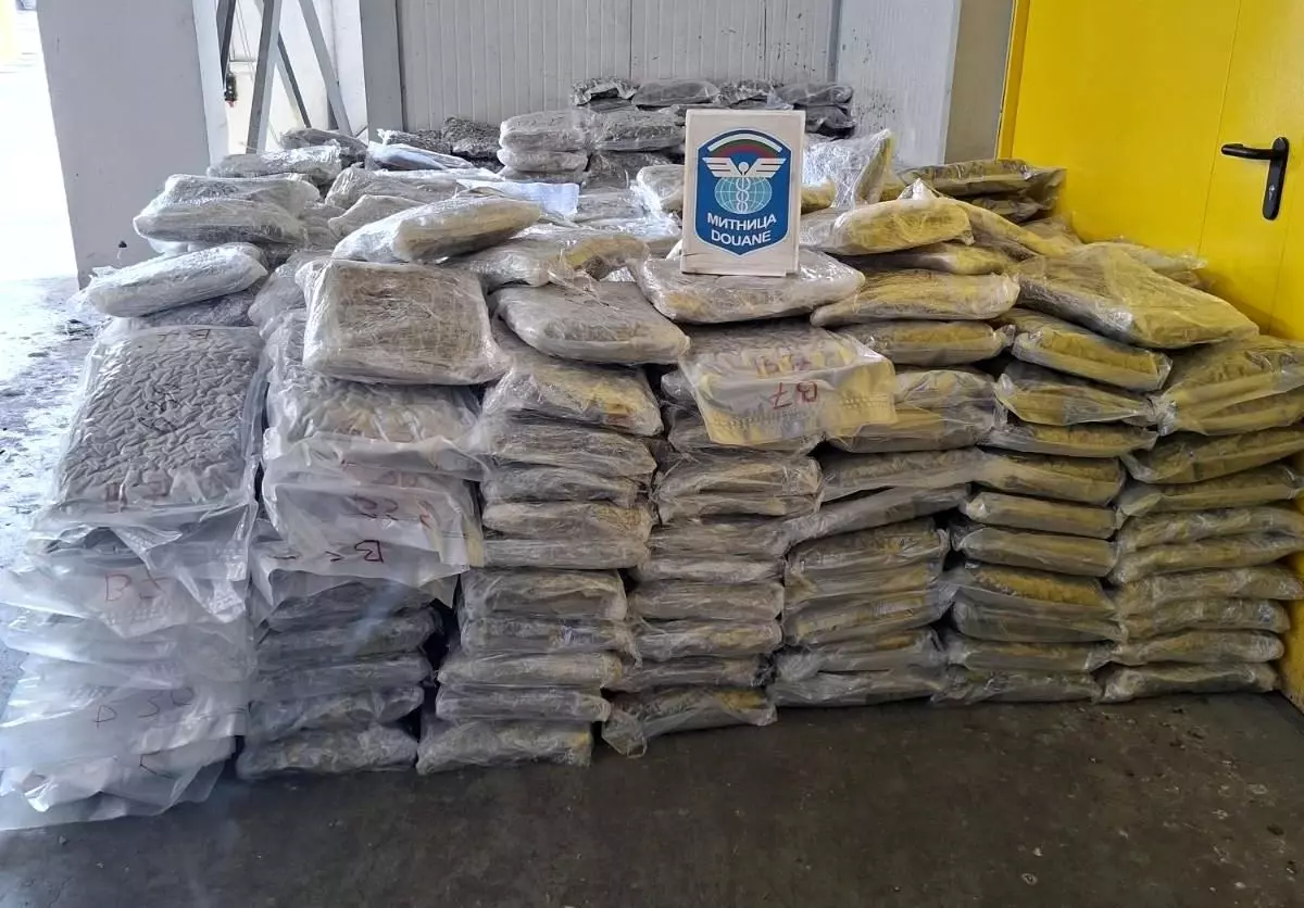 edirnede freze makinesinde 739 kilo esrar ele gecirildi AgEpxSB9