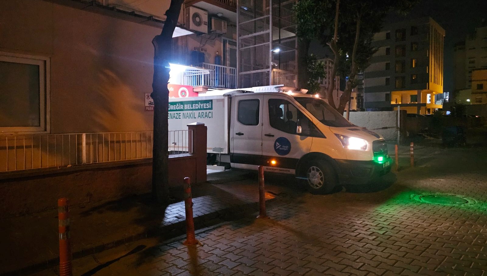 park yeri tartismasinda kan akti komsusunu 7 yerinden vurarak oldurdu 7U1lCfLx