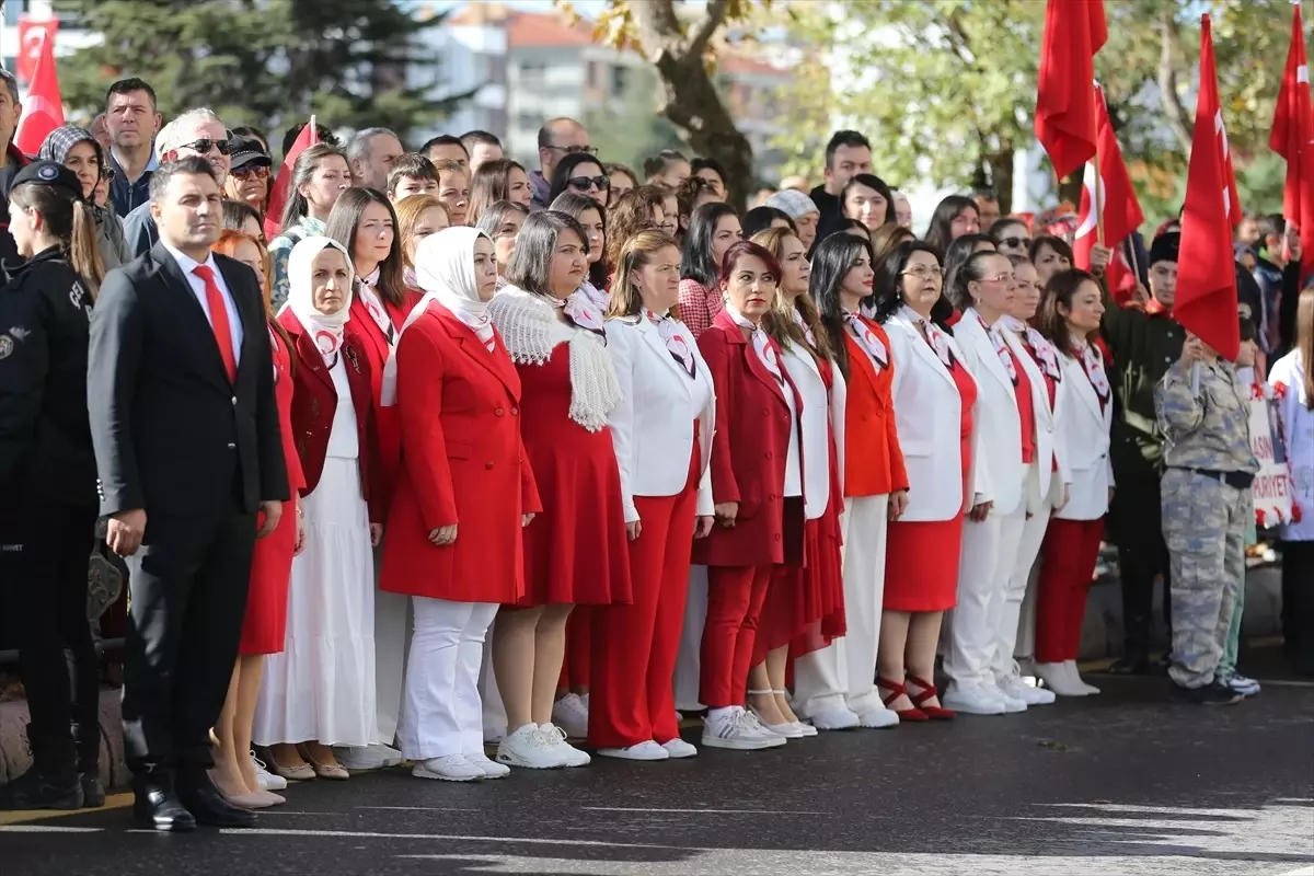 bursa ve cevre illerde cumhuriyetin 102 yil donumu kutlandi NBFyjXES.jpg