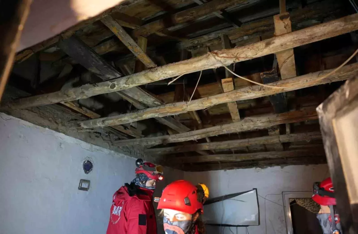 denizlide dugun hazirligi sirasinda tavan coktu 6 yarali lGEqVMNl.jpg