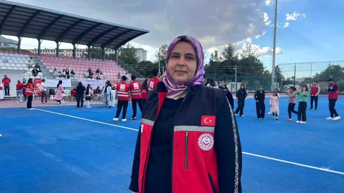 osmaniyede kiz cocuklari gulerse osmaniye guler etkinligi duzenlendi RPchIbmL