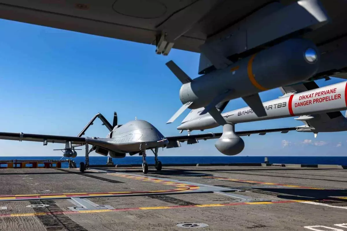 turkiyenin ilk siha gemisi tcg anadolu denizkurdu tatbikatinda hedefleri vurdu lSJi3nqt