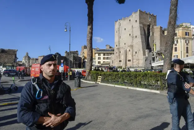 roma donemine ait kale tadilat sirasinda coktu bir isci hayatini kaybetti CAT8uWHh.jpg