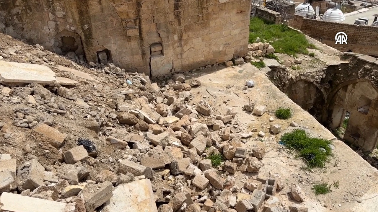 Mardin’de Tarihi Alanda Yaşanan Çökme Olayı Korkuttu