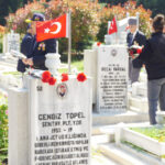 edirnekapi-sehitliginde-duygusal-anma-hava-sehitleri-unutulmadi-L1DTxBVS