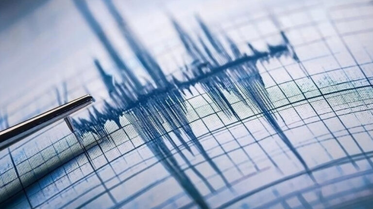 ege-kiyilarinda-korkutan-deprem-9bm1ODeh