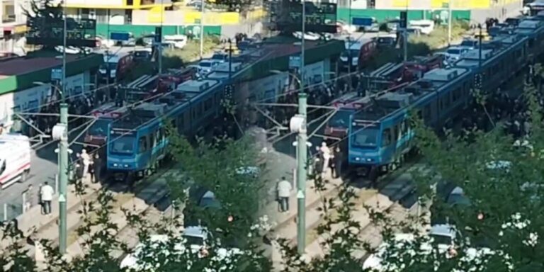 gaziosmanpasada-motosikletliye-tramvay-carpti-mIKSNsQf