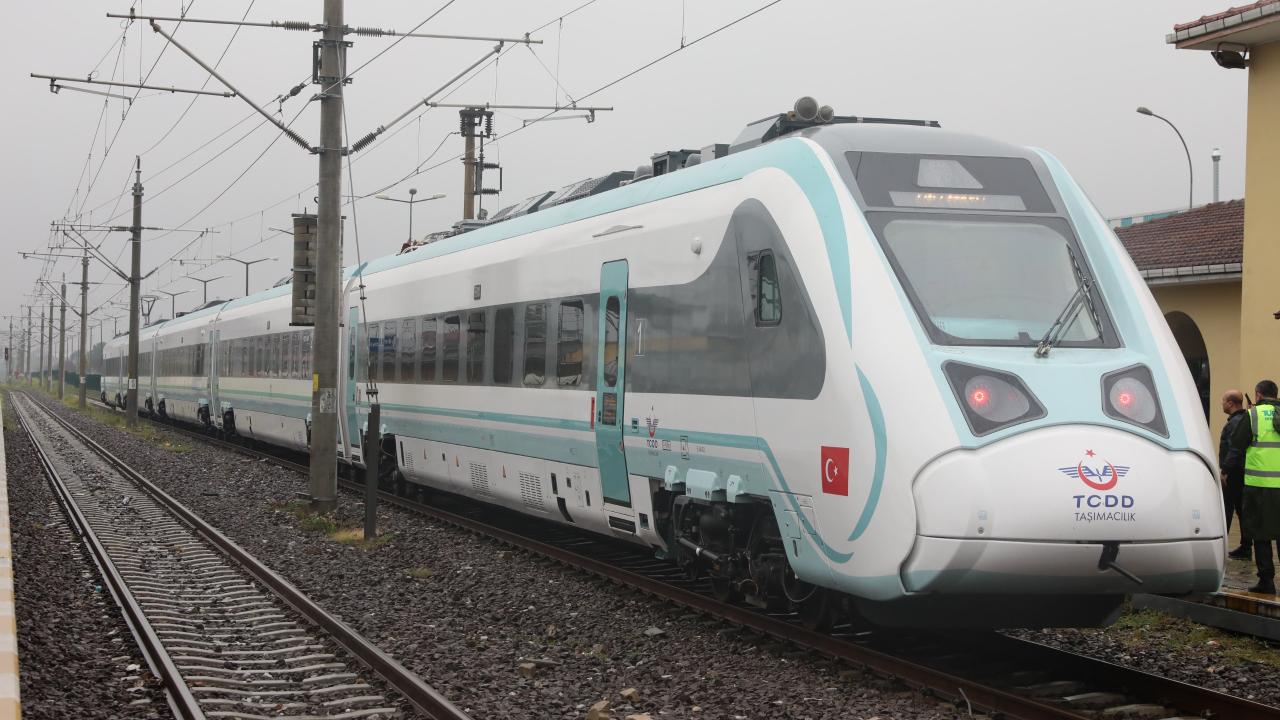 2 milyon 634 bin 363 yolcumuzu tasidi milli elektrikli trenlerin yeni rotasi edirne 77cpxtxV